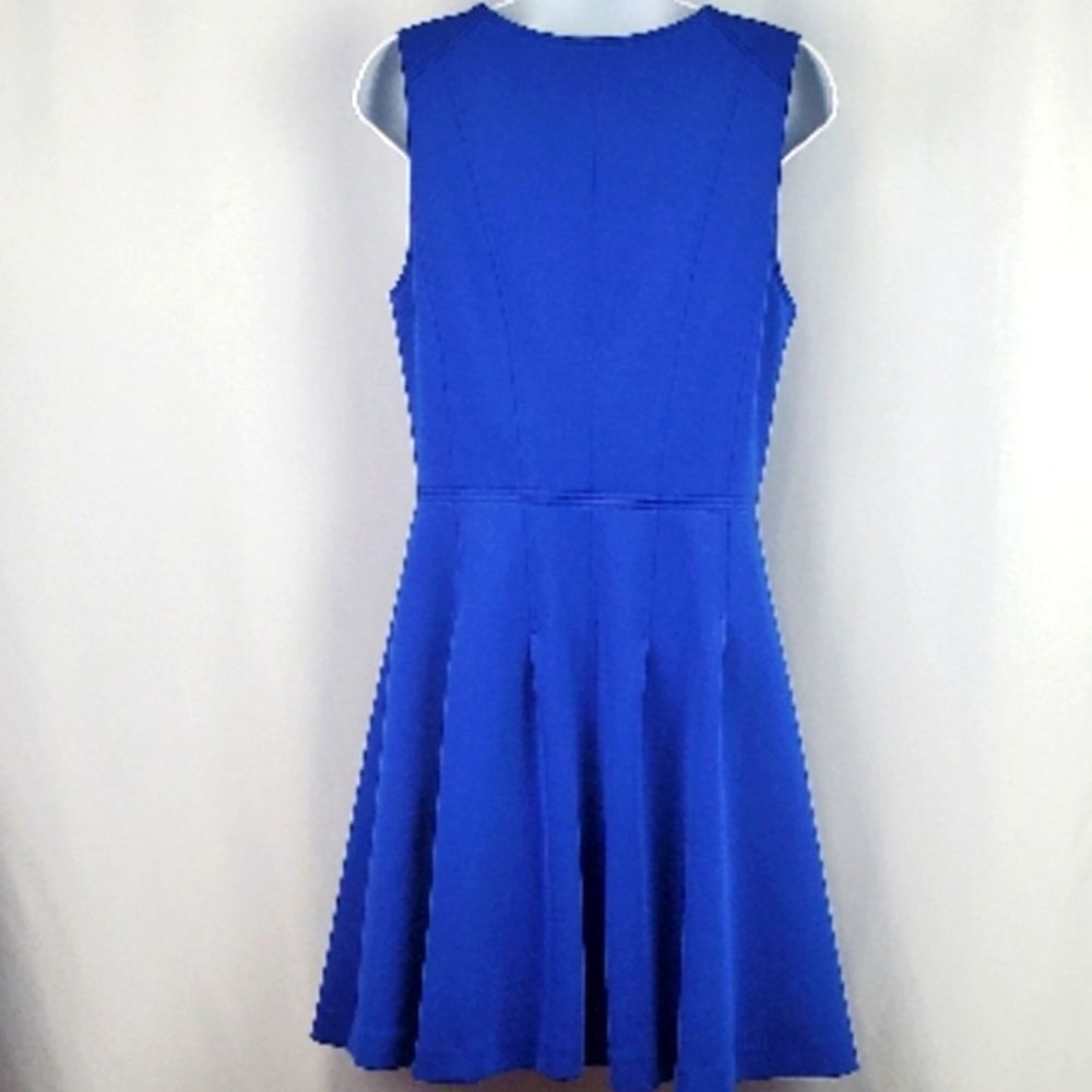 VINCE CAMUTO Dress - Picture 4 of 10